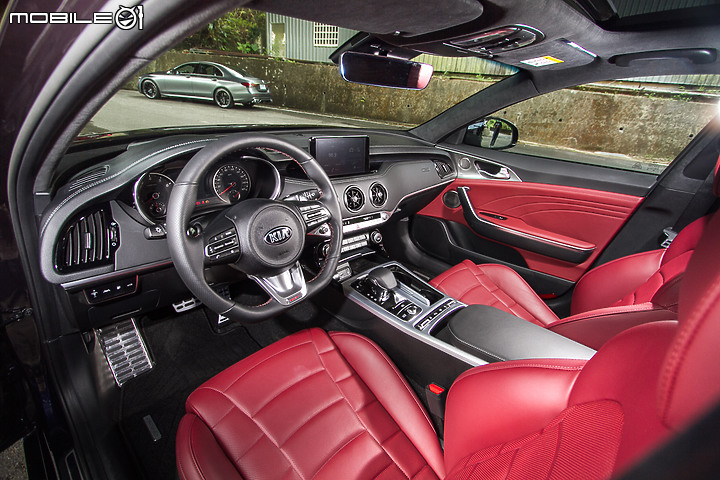 Kia Stinger 3.3 GT AWD小改款試駕∣務實生活、駕馭樂趣 其實可以兼得