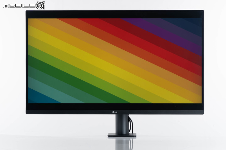 LG UltraFine Display Ergo 32UN880 人體工學螢幕開箱 顯示視野隨你調整