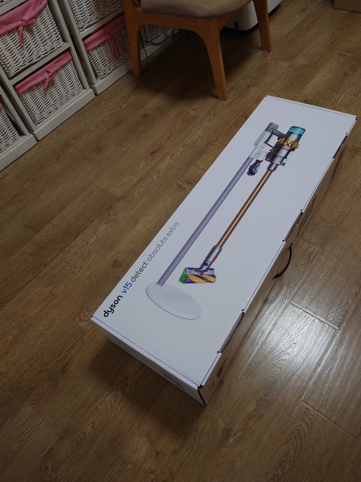 Dyson V15 detect 開箱~ 吸力強大+超有感雷射光吸頭!