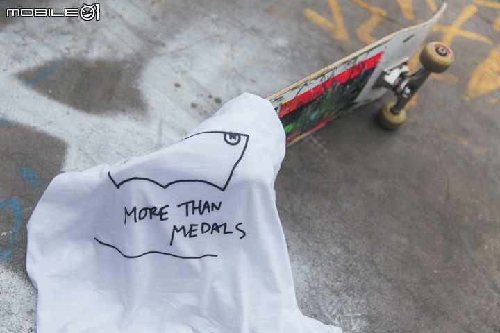 LEVI’S推出「More Than Medals」系列服飾 32種圖案組合自由選搭!