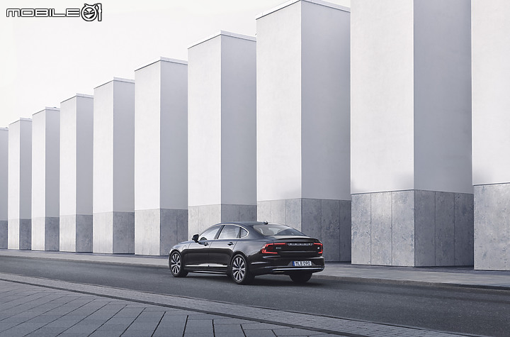 【國內新訊】Volvo 小改款 S90 三車型 239 萬元起正式上市,長軸版本入替營造大器寬敞空間!
