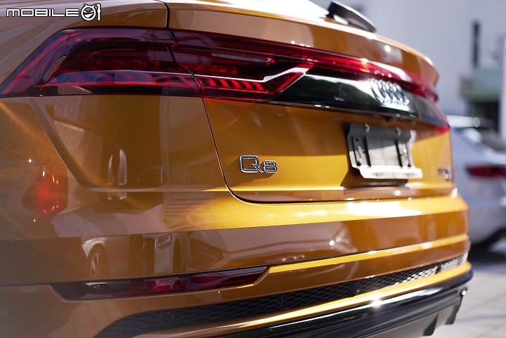 實車照片分享 Audi Q8 55 TFSI quattro S line 金屬龍焰橘 Dragon orange