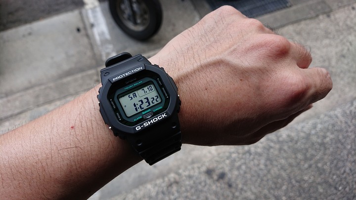 開箱：CASIO G-SHOCK GW-B5600MG 午夜綠迷彩