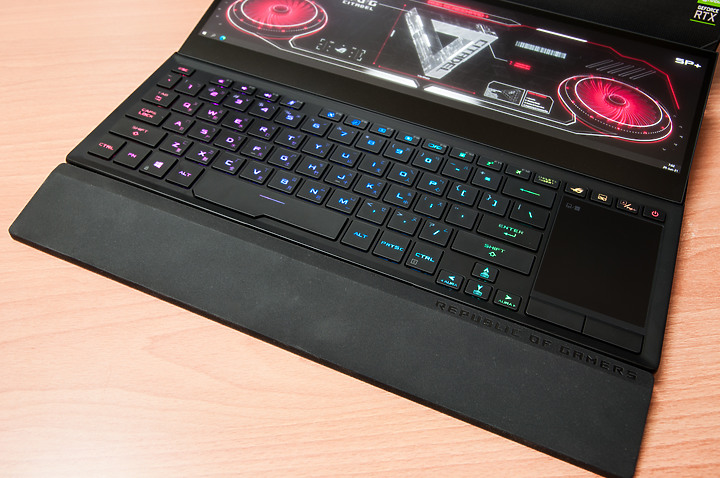 點我看大圖 「ROG Zephyrus Duo 15 SE 5900HX+3080」 - 頂規筆電微開箱文。