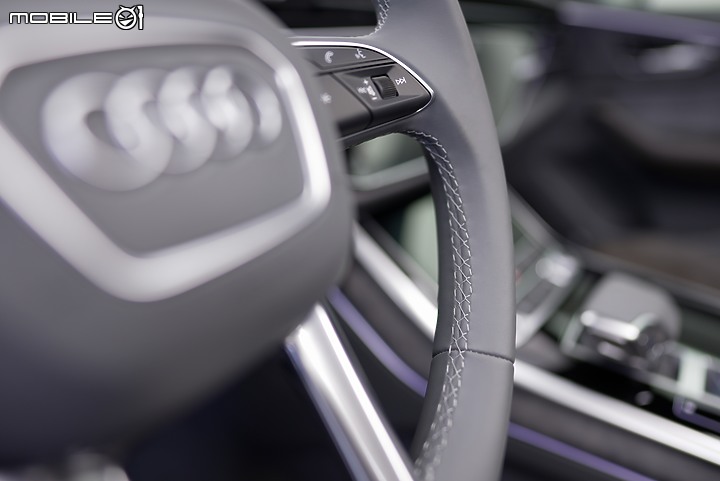 實車照片分享 Audi Q8 55 TFSI quattro S line 金屬龍焰橘 Dragon orange