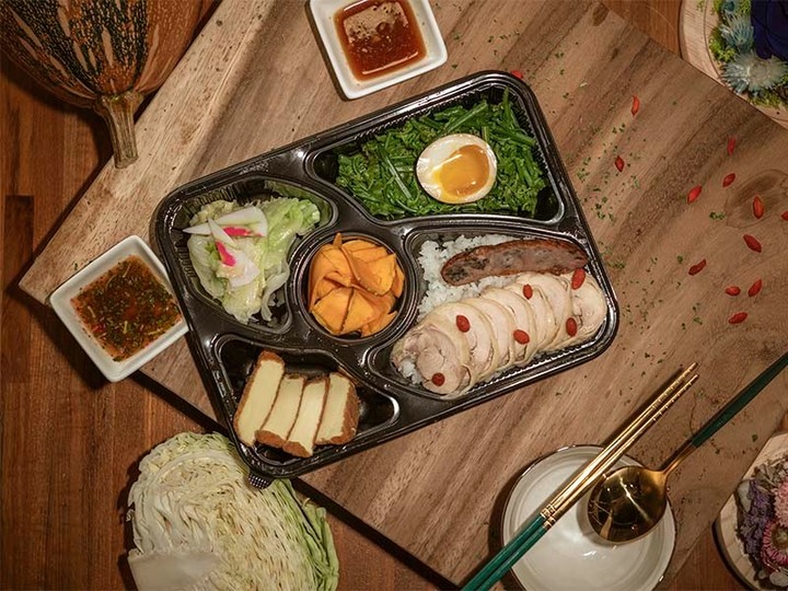 鄰近台中國美館中式創意料理,「偷喝酒的雞」有夠特別!