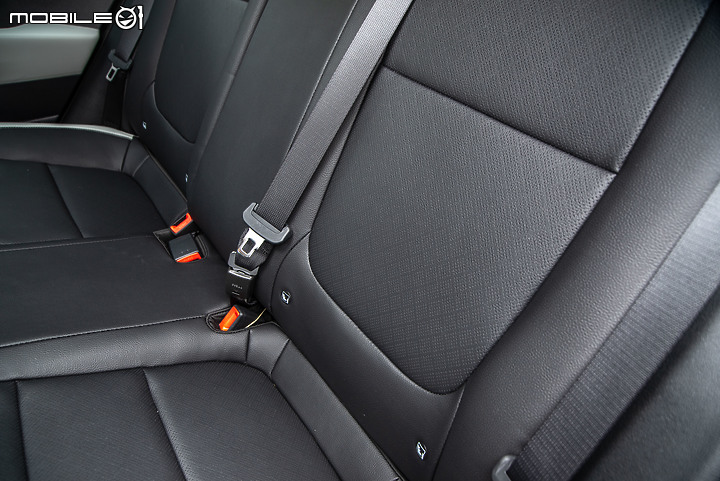KIA Stonic 1.4驚豔版試駕|實用性出色的入門小休旅!