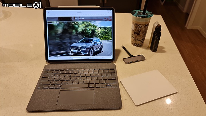 不是筆電又像筆電的微開箱，M1 IPad Pro 12.9 ＋ Logitech Combo Touch (更新：新增心得)