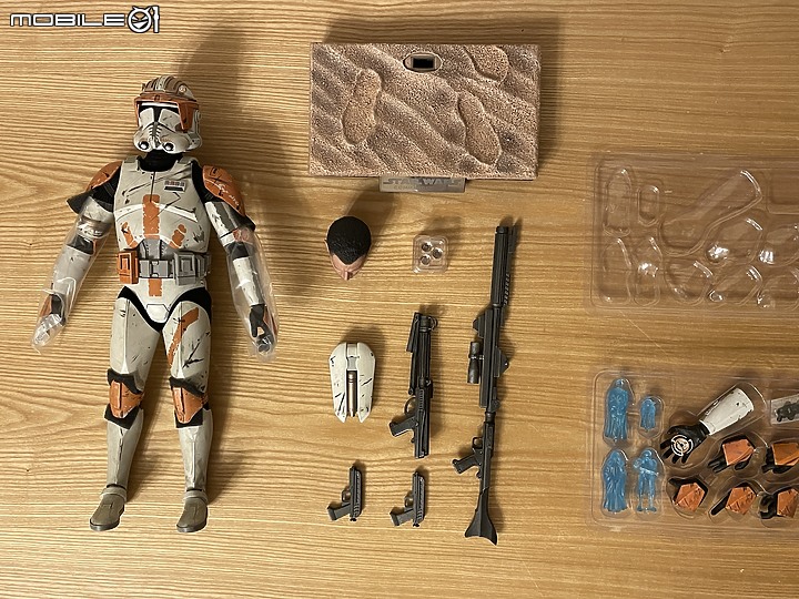 我得第一隻HotToys MMS524 複製人 212團 寇迪隊長