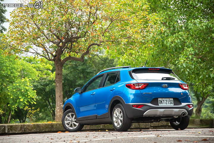 KIA Stonic 1.4驚豔版試駕|實用性出色的入門小休旅!