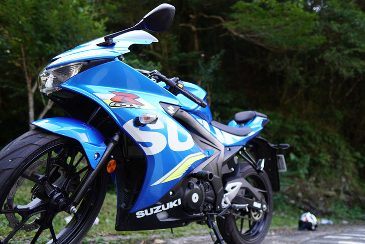 小阿魯跑山拍一拍