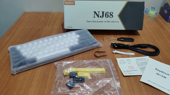 點我看大圖 【小宅開箱】Keydous NJ68 輕巧、方便,功能一應俱全的無線小機械鍵盤開箱