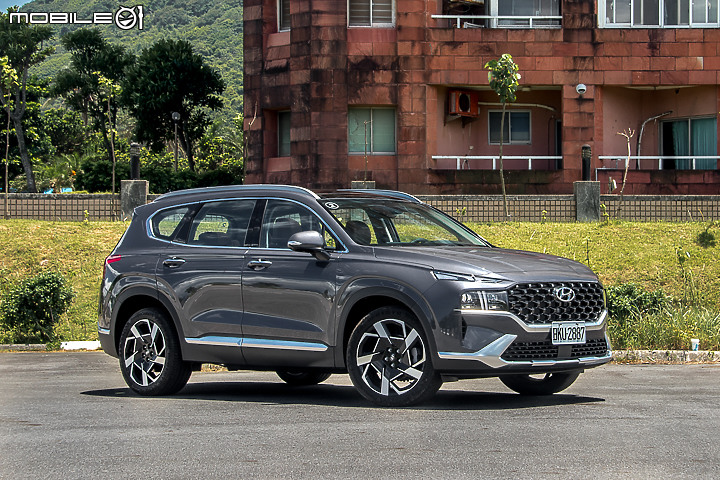 Hyundai 小改款 Santa Fe 試駕|大改款等級的全面進化
