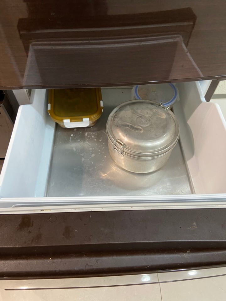 點我看大圖 疫情都在家,開箱一下陪了我家5年的三菱冰箱