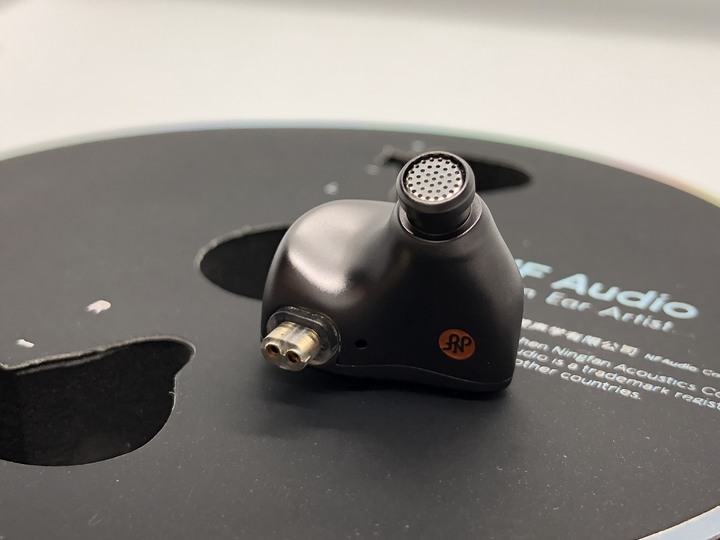 【宅評測】NF Audio NA2+電調動圈雙腔體入耳式耳機－精雕細琢的實力派佳作