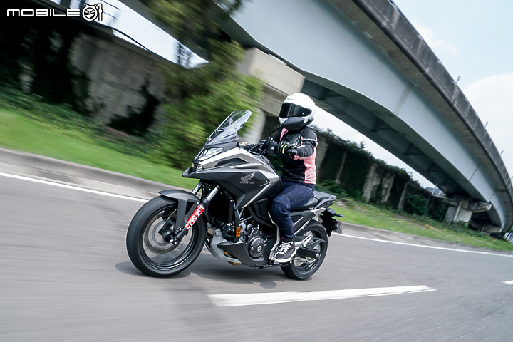 2021 HONDA NC750X DCT 試駕｜直覺操控 變速箱更滑順