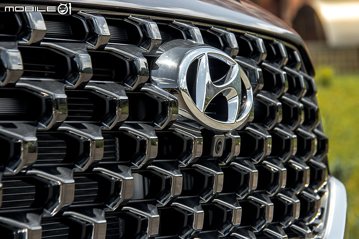 Hyundai 小改款 Santa Fe 試駕|大改款等級的全面進化