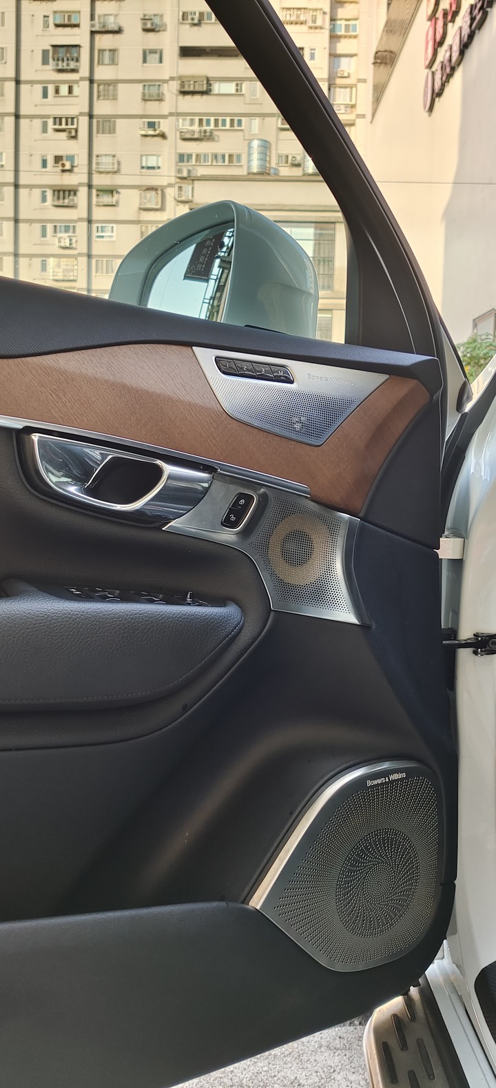 2016 Volvo XC90 D5 M+的DIY改裝Bowers&Wilkins音響升級歷程