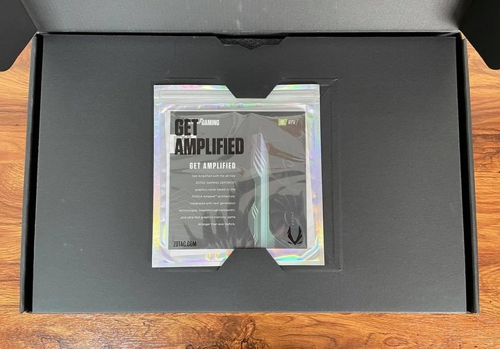 ZOTAC GAMING GeForce RTX 3080 Ti AMP Holo 顯示卡開箱實測 極光外觀設計與效能的完美結合