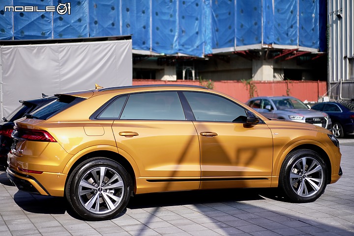 實車照片分享 Audi Q8 55 TFSI quattro S line 金屬龍焰橘 Dragon orange