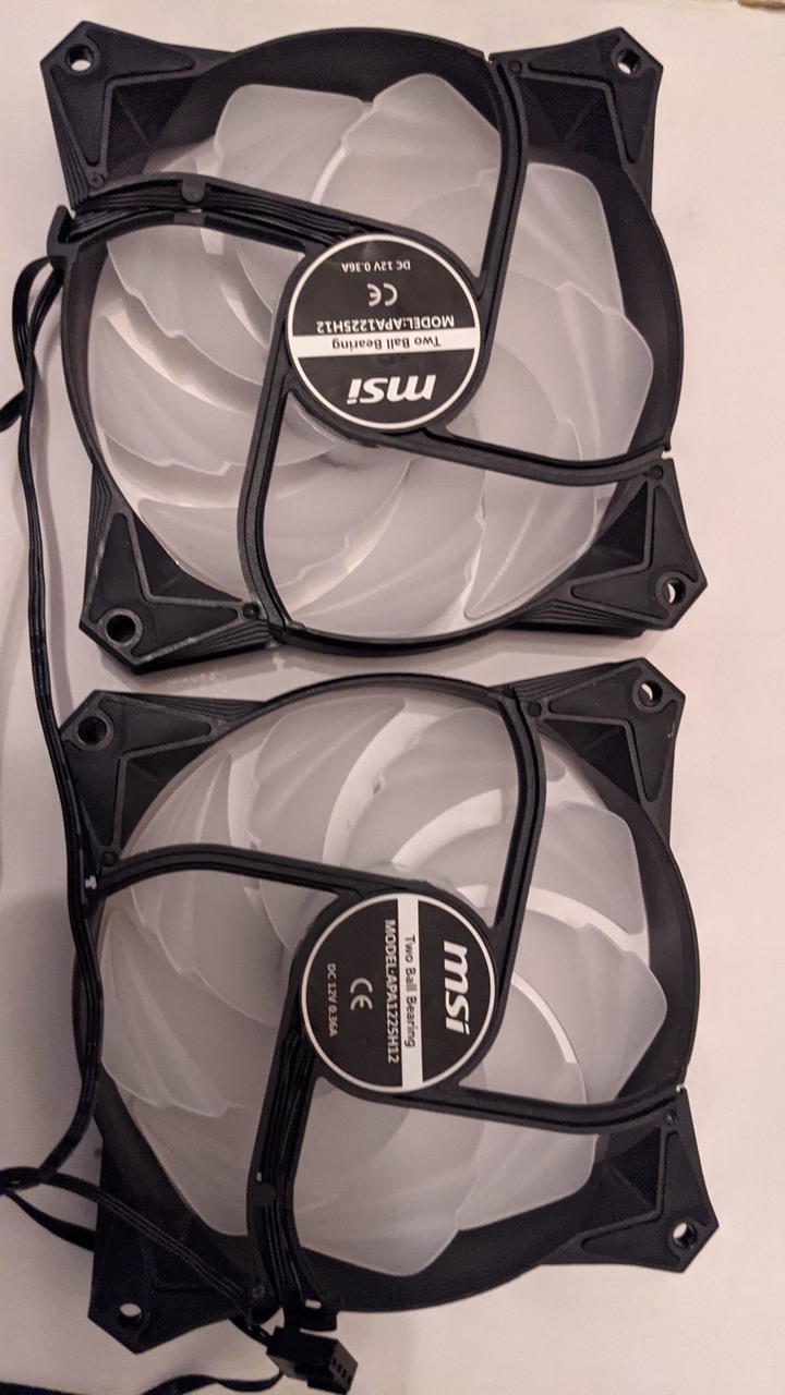 微星MSI MAG CoreLiquio 360R 簡易開箱 (更新 空冷利民TRUE Spirit 140 Power 單風扇水冷 MasterLiquid ML120L V2 RGB 雙風扇水冷 微星MAG CoreLiquio 240R 溫度測試對比) )