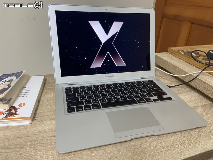 開箱賈伯斯的牛皮紙袋筆電 Macbook Air
