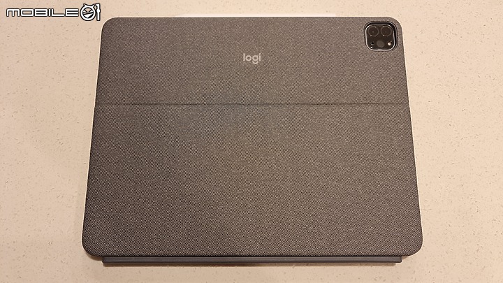 不是筆電又像筆電的微開箱，M1 IPad Pro 12.9 ＋ Logitech Combo Touch (更新：新增心得)