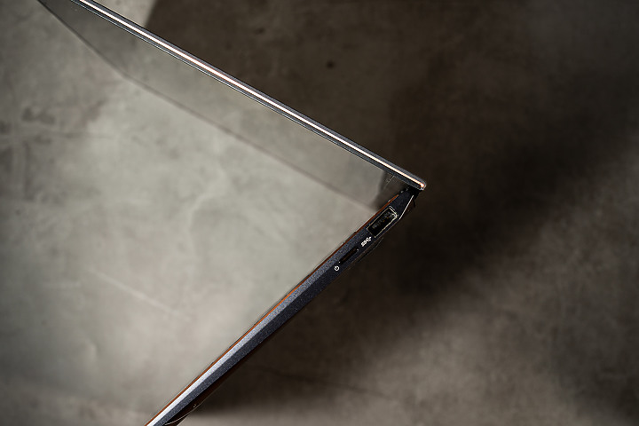 讓Intel Evo筆電陪你宅在家 — ASUS UX371  4K OLED體驗