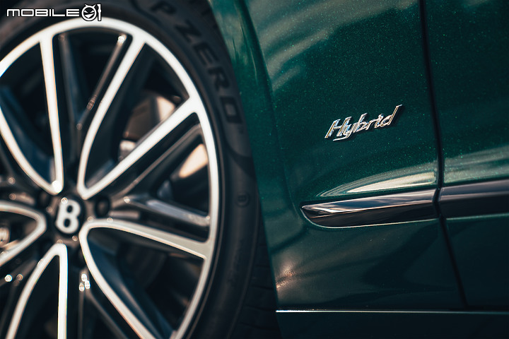【海外新訊】最尊貴奢華的Hybrid車款誕生,Bentley推出Flying Spur Hybrid動力車型!