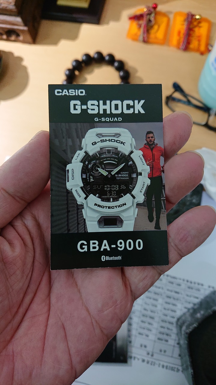 CASIO G-SHOCK G-SQUAD GBA-900 純白款