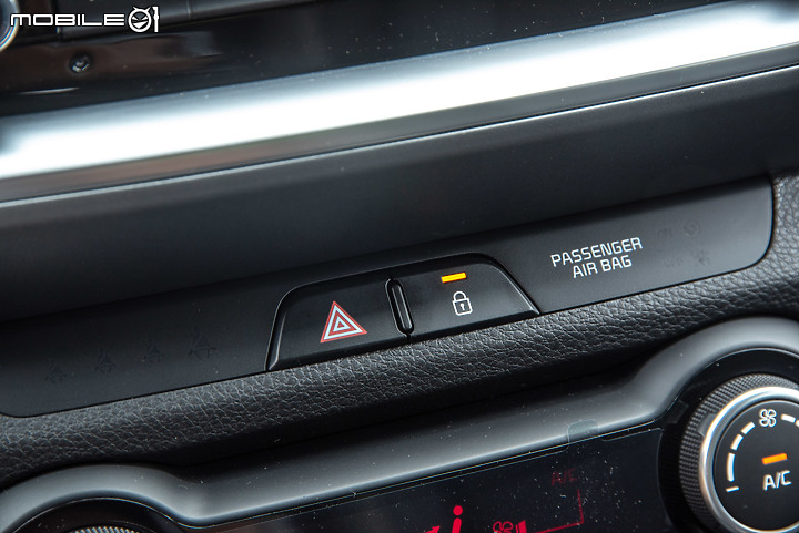 KIA Stonic 1.4驚豔版試駕|實用性出色的入門小休旅!