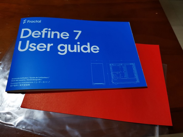 【開箱】極富機械巧思且低調奢華的電腦機殼！Fractal Design Define 7