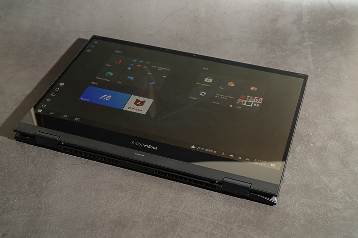 讓Intel Evo筆電陪你宅在家 — ASUS UX371  4K OLED體驗