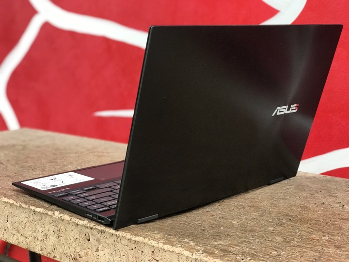 [OL 出任務] Zenbook Flip 13 UX363 靈活翻轉出絕佳應用情境