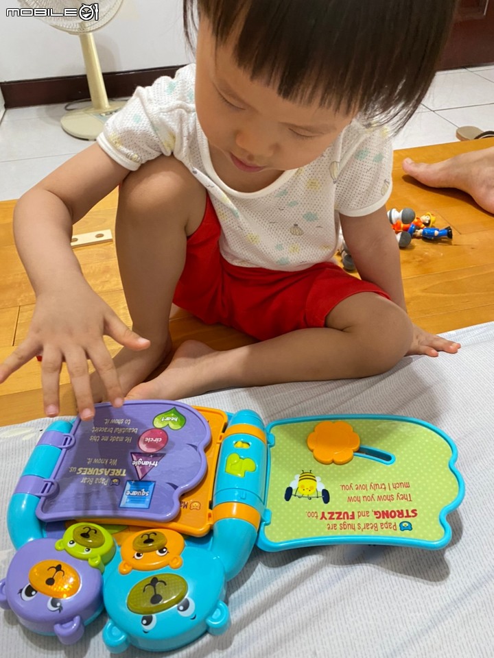 分享美強生奶粉送的玩具~跟幾本3歲不錯的童書