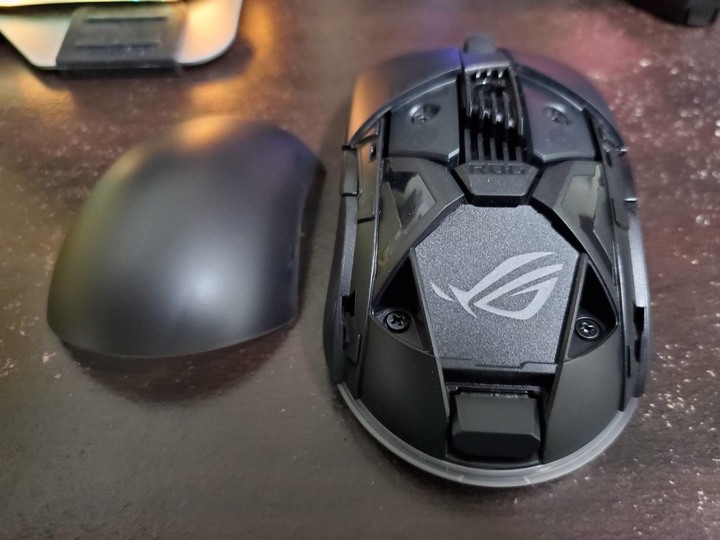ROG Strix G15 G513QM 開箱 潮流黑 特仕版 使用 分享 輕測試+ 一些心得