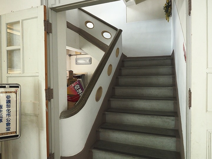 彰化市公會堂|彰化藝術館|八卦山紅毛井 — 日治時期興建之大型民眾聚會場所,與後方的400年古井