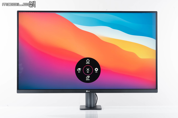 LG UltraFine Display Ergo 32UN880 人體工學螢幕開箱 顯示視野隨你調整