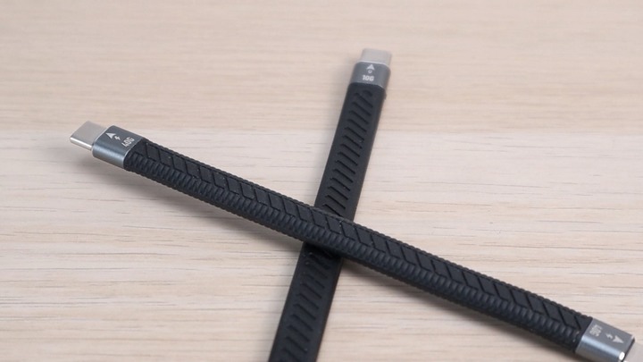 股票炒短線，USB-C 也能有短線！15cm 非認證線居然能啟動 Thunderbolt 裝置？noda 40Gbps 扁線