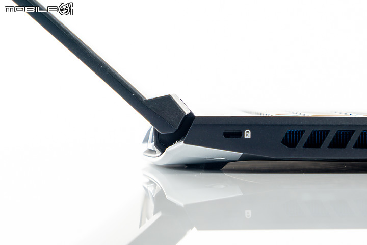 Acer Predator Helios 300 電競筆電 散熱出眾的 3A 遊戲利器！