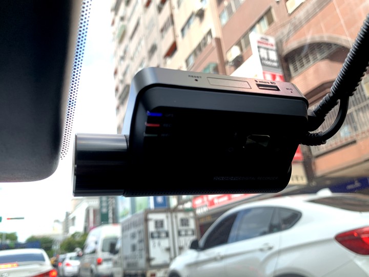 Thinkware Q800 pro 前後行車記錄器