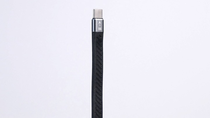 股票炒短線，USB-C 也能有短線！15cm 非認證線居然能啟動 Thunderbolt 裝置？noda 40Gbps 扁線