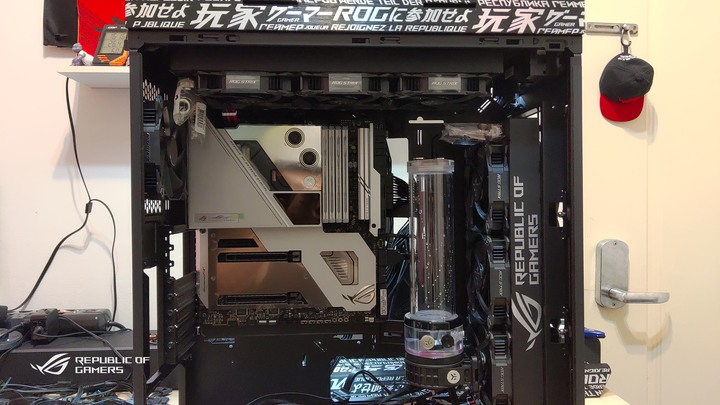ROG & EKWB信仰電腦自組升級分享。