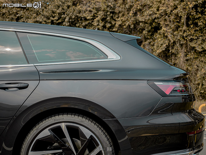 點我看大圖 (圖+文)微開箱 VW Arteon Shooting Brake 380 TSI R-Line Performance