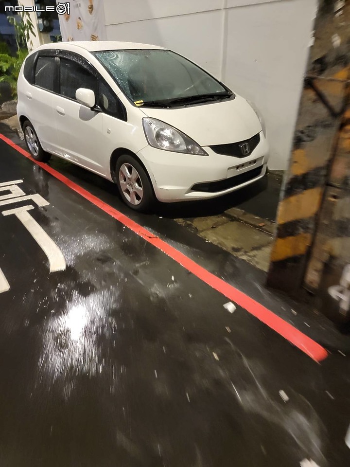 請問一下為何這車子沒有大牌呢?