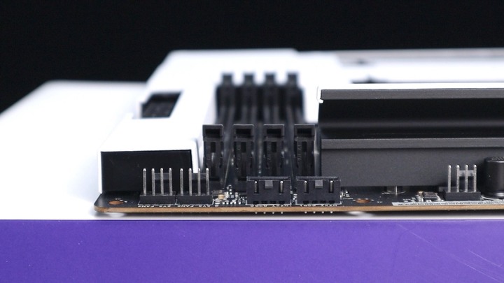 最美 Z590 主機板，沒有之一。NZXT N7 Z590 絕美開箱