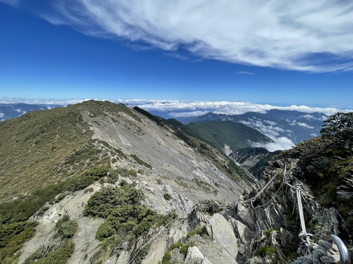 點我看大圖 被悶壞的半日包場南湖大山第一人稱POV SKYRunning