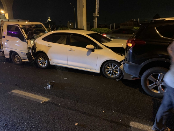 牽車兩個月被後車追撞