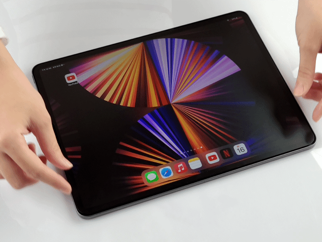 可以拆卸重複用的 iPad 藍光防窺片