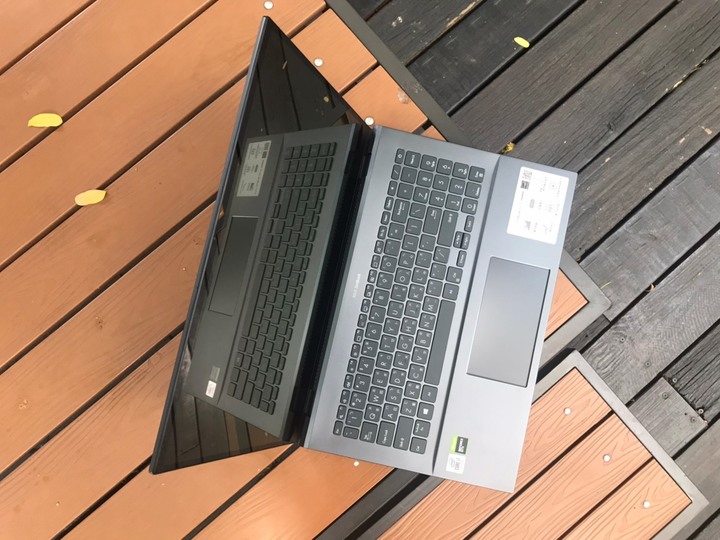 [OL 出任務] ZenBook UX535 4K OLED 配給財務中高級主管的筆電